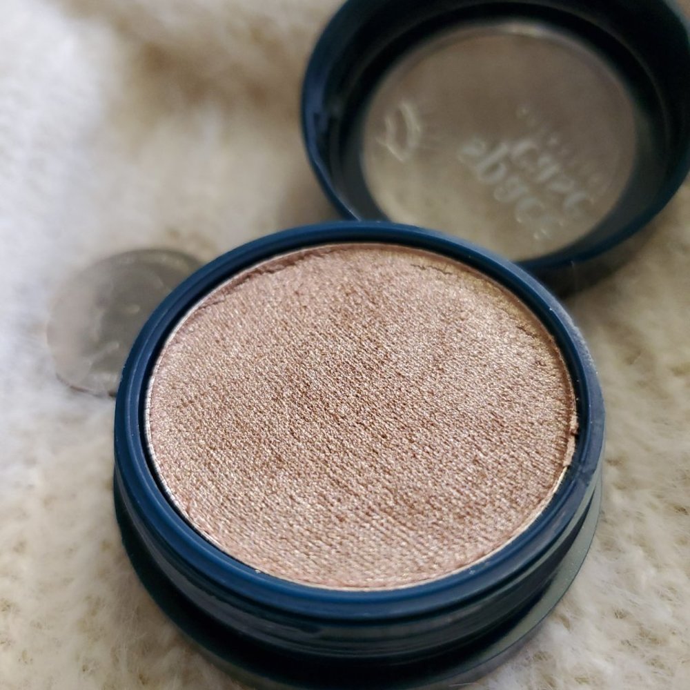 Space Case Cosmetics - Highlighter
